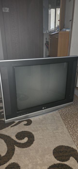 Телевизор  LG super Slim