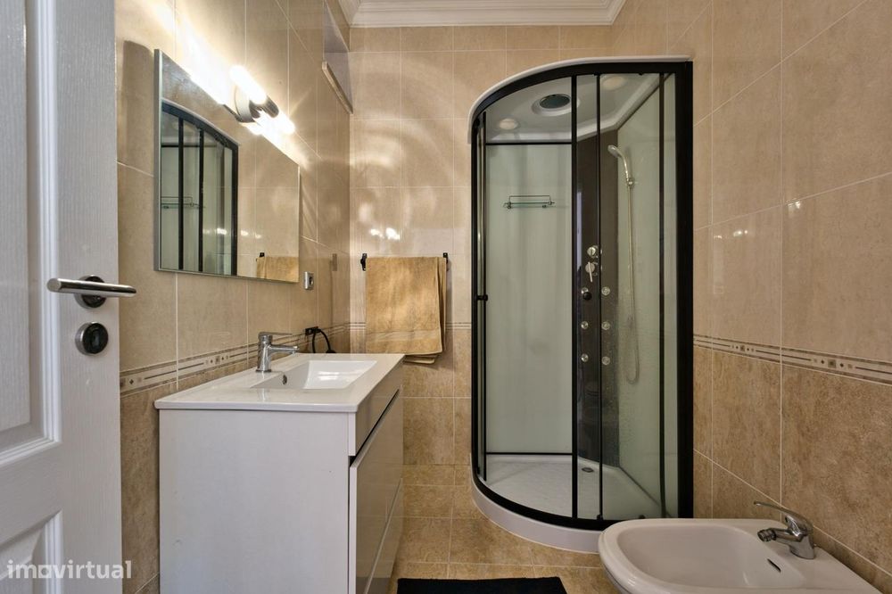 Moradia T5 Renovada com Piscina em Óbidos