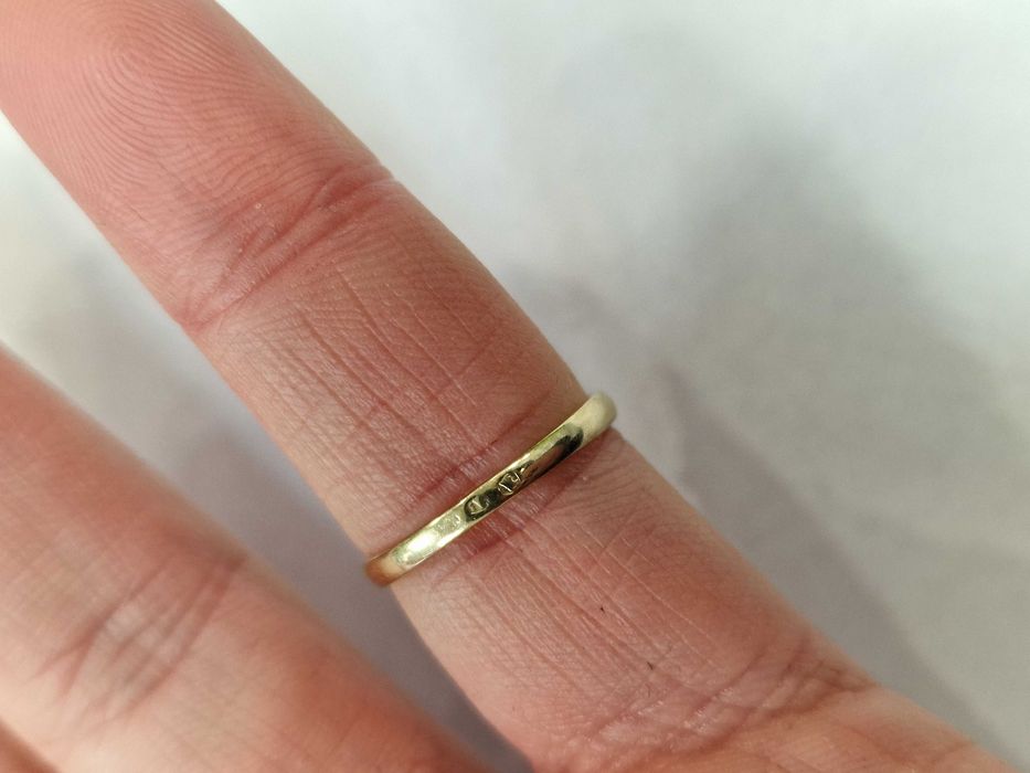 0.15 CT! Złoty pierścionek/ 585/ 1.45 gram/ R10.5/ Brylant/ Żółte złot