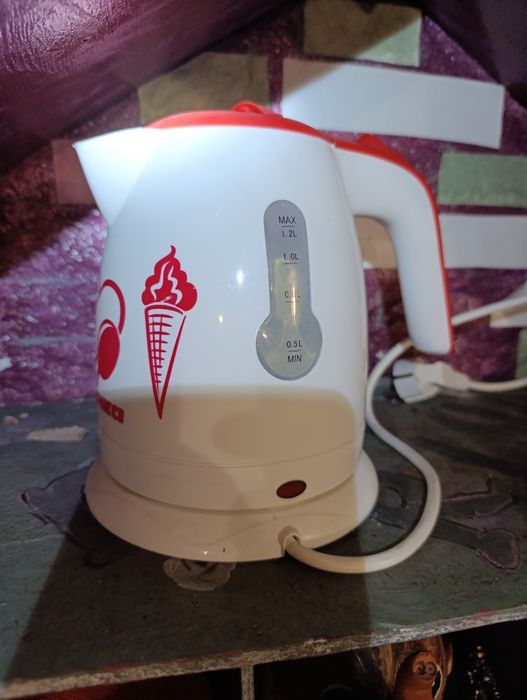 Продам чайник Ласунка