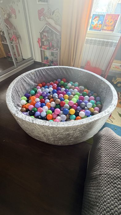 Басейн з кульками бассейн с шариками