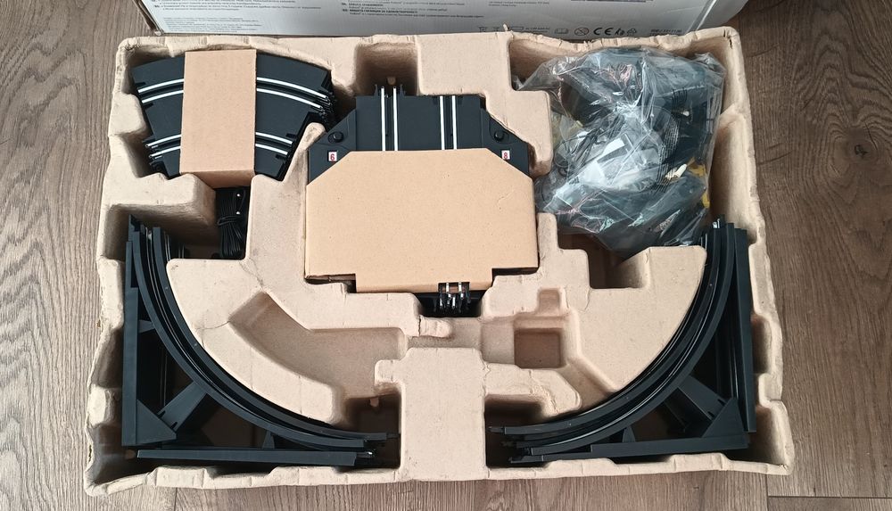Nowy tor wyścigowy z autkami elektrycznymi 206cm x 89cm
