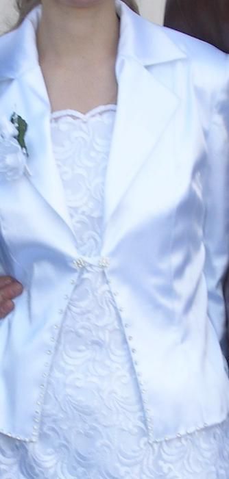 нарядный белый свадебный жакет,