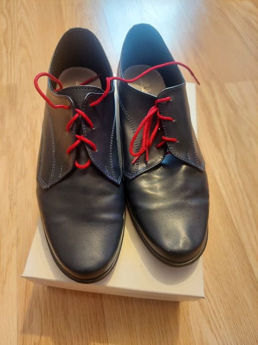 Buty do garnituru komunijne