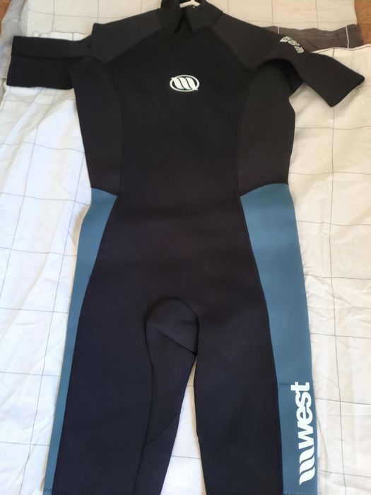 Fato de surf novo