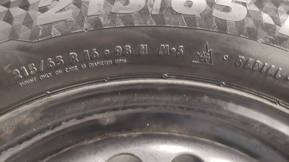 Opony zimowe wraz felgami