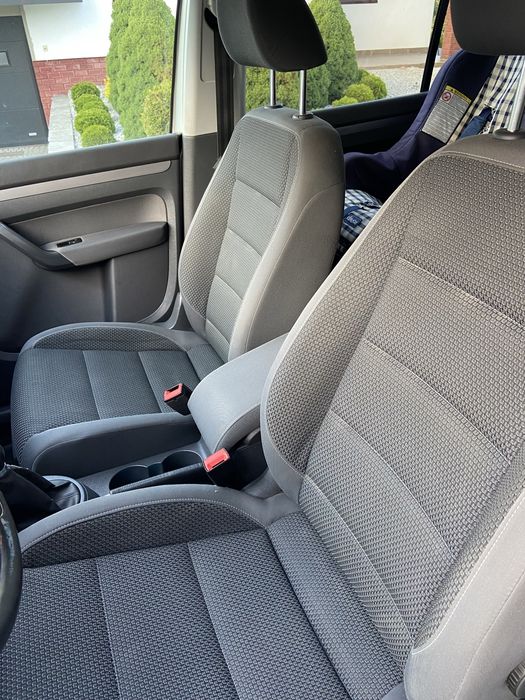 VW Touran 2,0 TDI 2011r