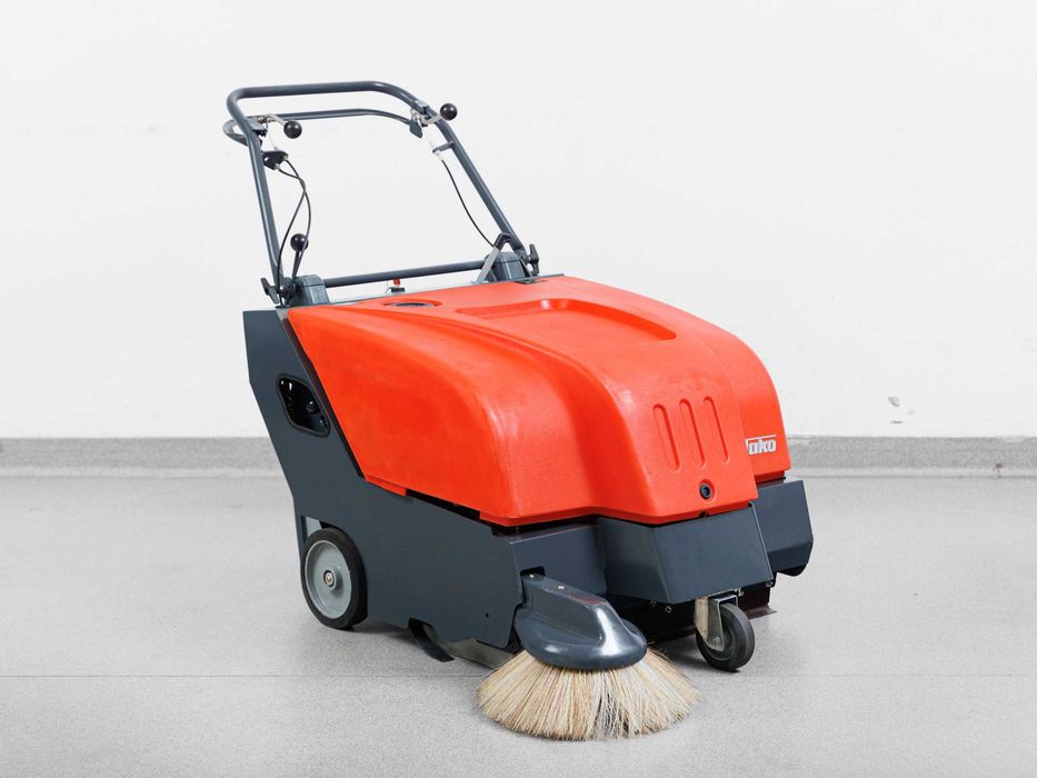 Zamiatarka Hako Sweepmaster B800 NOWE BATERIE 2019r 4350m²/h 11000 netto