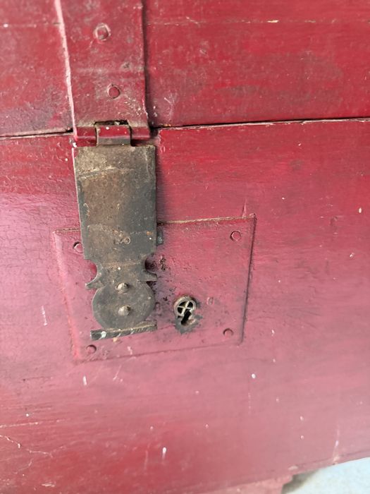 Arca antiga pada restaurar