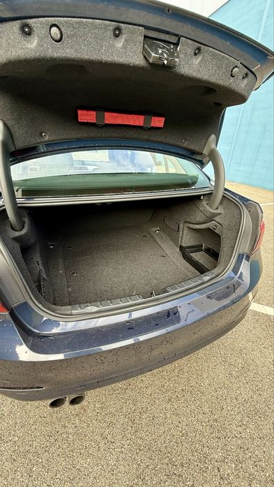 BMW 320i (F30) - Nacional - 85 mil km