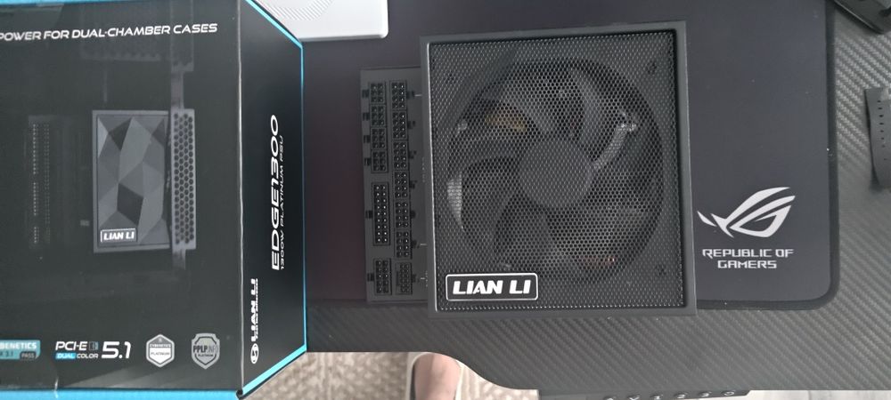 Блок живлення lian li edge 1300w