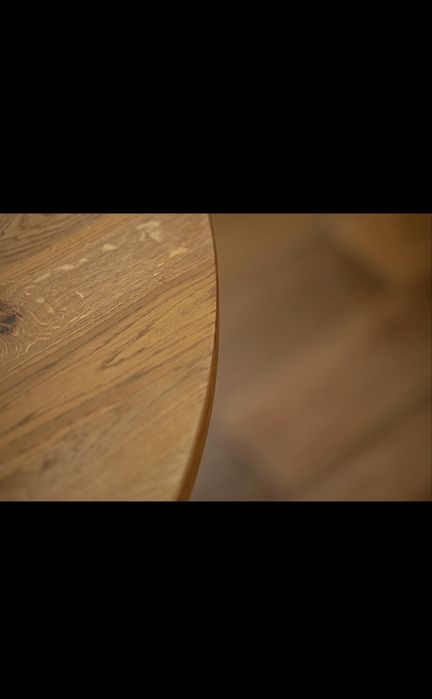 Okragły stół z litego drewna