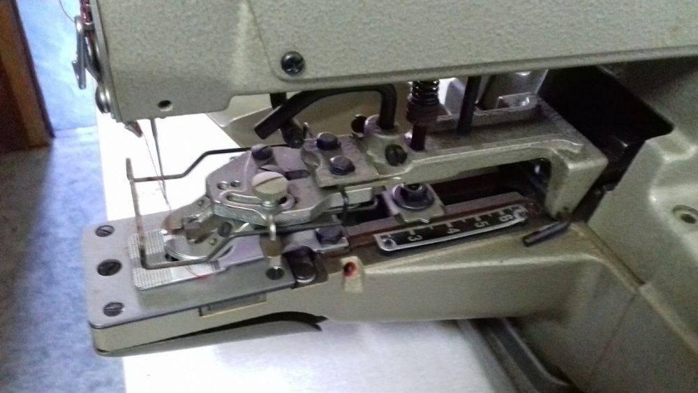 Máquina de Pregar Botões