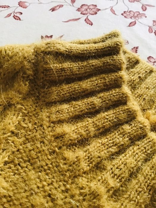 Malha lã mohair amarela vintage