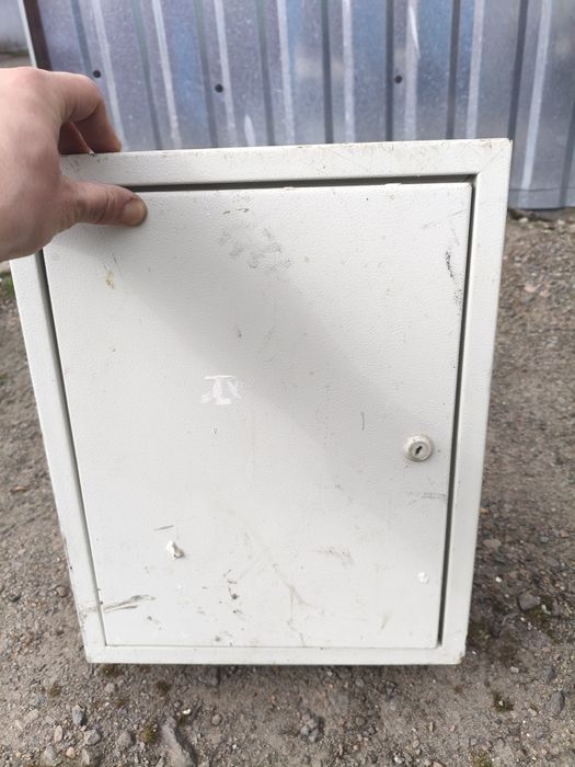 Накладний щит для електрики