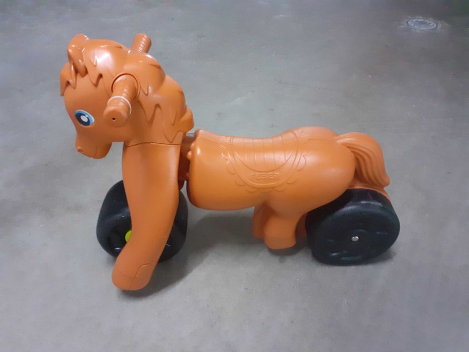 Cavalinho andador Feber