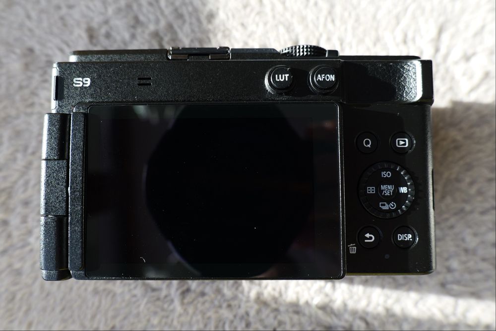 Panasonic LUMIX S9 (DC-S9), gwarancja do 05.2027 + klatka SmallRig