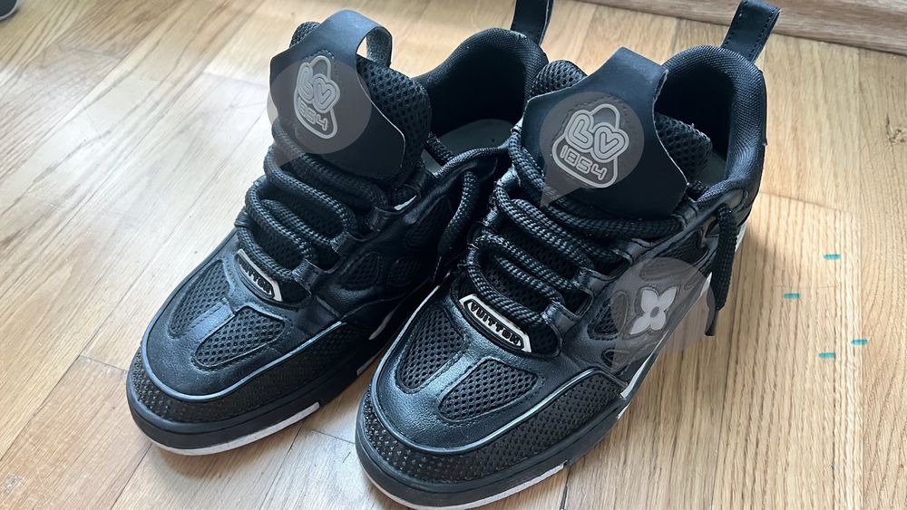 Sneakersy w styluLV
