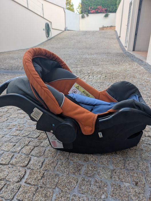Primeira cadeira Bebé