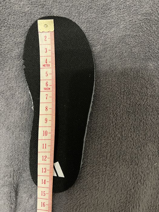 Кросовки adidas новые