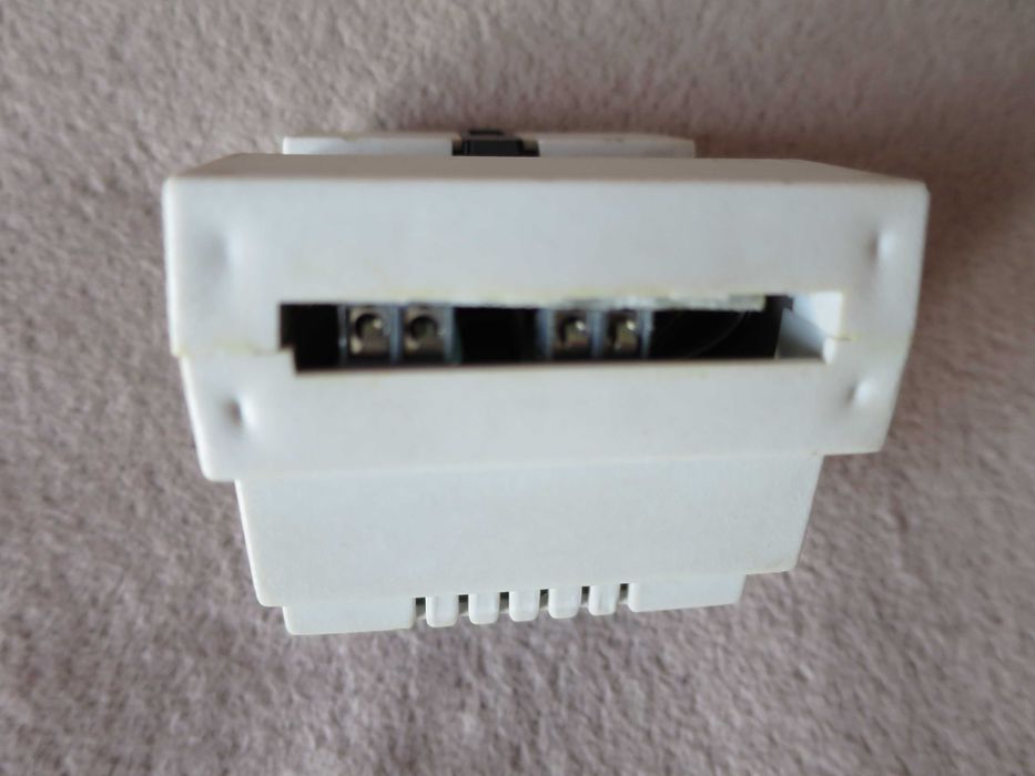 Sterownik mikroprocesorowy LCD poziomu cieczy i temperatury  E CP4