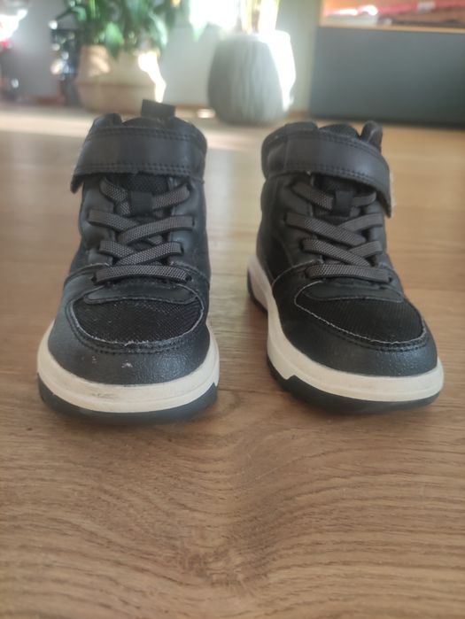 Wodoodporne lekkie buty idealne na wiosne