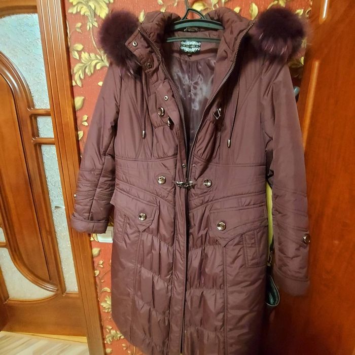 Продам зимових два пальта