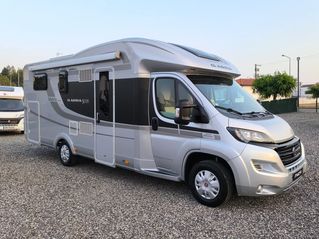 Adria Matrix M670SC 50 Anos 5lugares Cama central e basculante