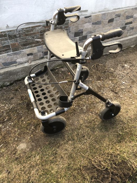 Ходунки для інвалідів