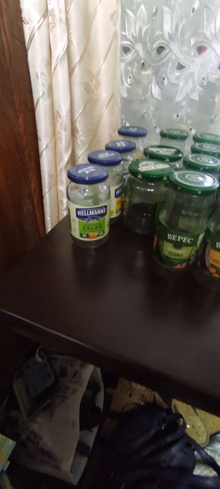 Банки з закруткой разные, разной формы очень много, скидка