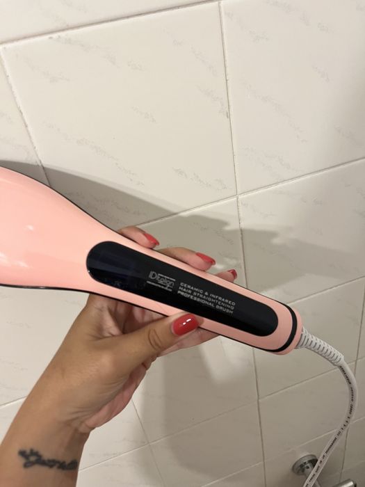 Escova alisadora de cabelo