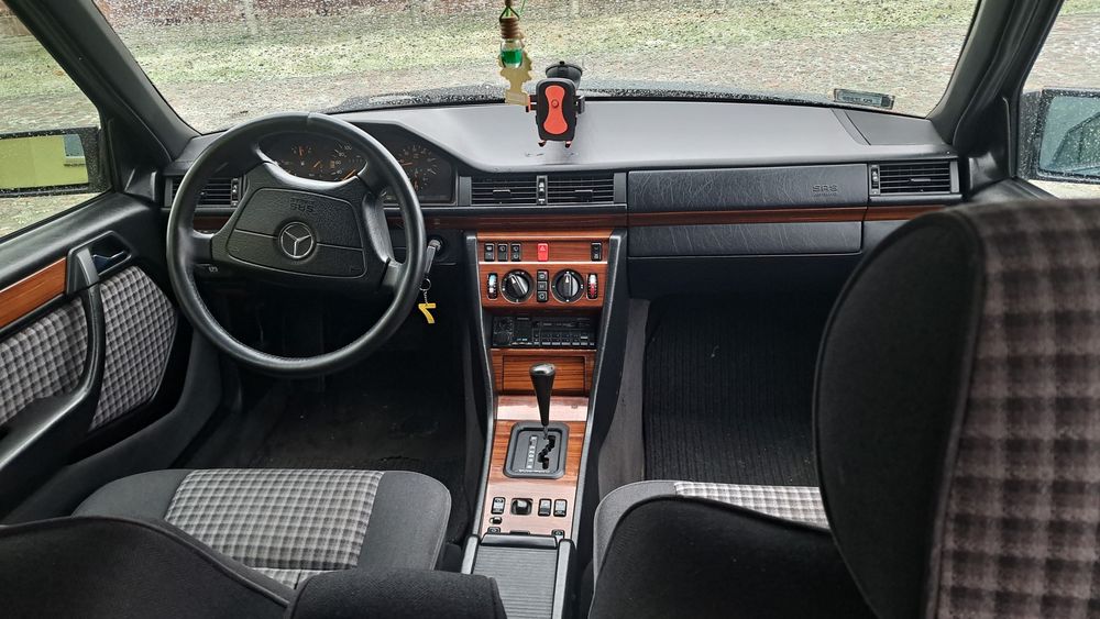 Mercedes w124 E124 300D 1996 r Opoczno • OLX.pl