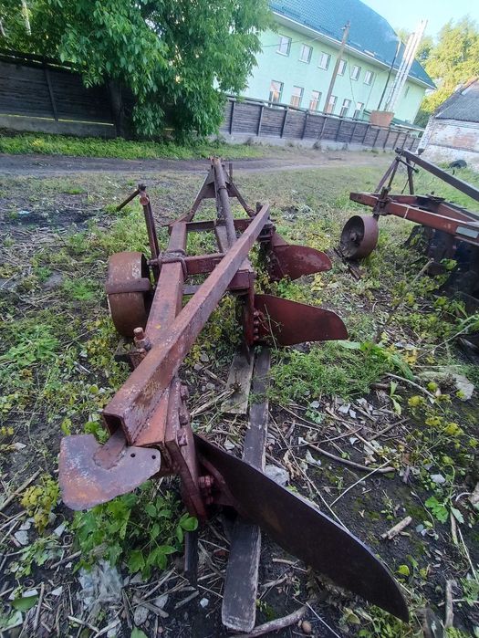 Продам плуг ПЛН-3-35.