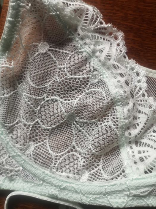 комплект белья торговой марки Jasmine