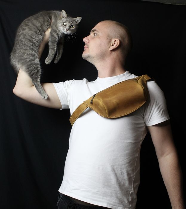 Дзеркальний Canon 4000D з сумкою та доп акб