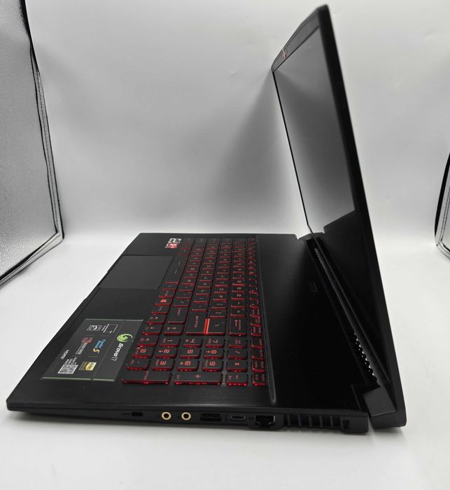 Laptop MSI MS-17FK Bravo 17 Amd Ryzen 5 4600H 16/500GB RX 5500M