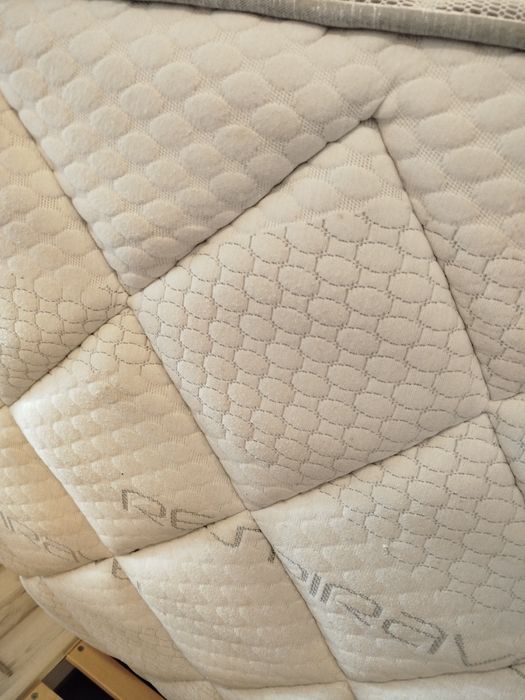 Cama sommier e colchão