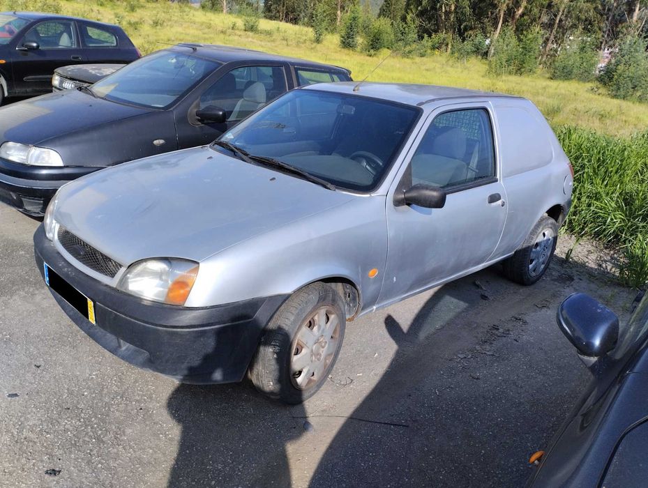 Ford Fiesta 1.8 TDDI Só Para Peças