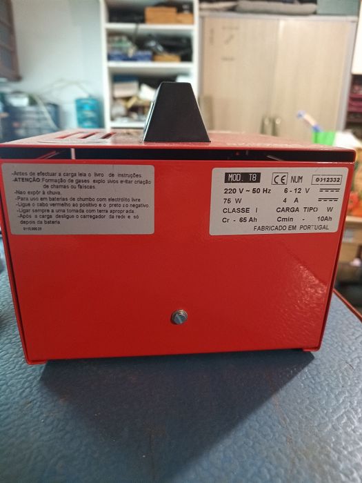 Carregador de bateria Tudor t8 como novo