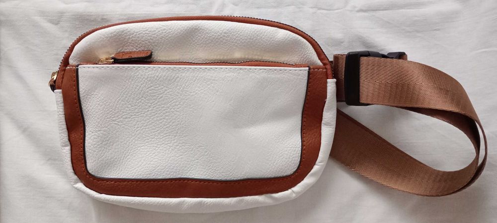 Torebka nerka z imitacji skóry