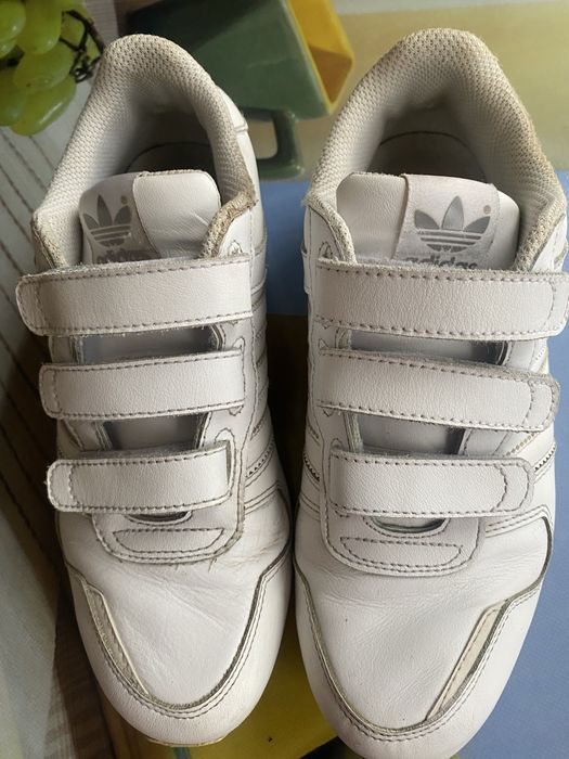 Кожаные кроссовки