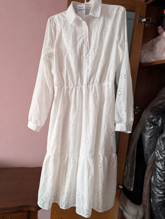 Сукня M L з мереживною вишивкою плаття
