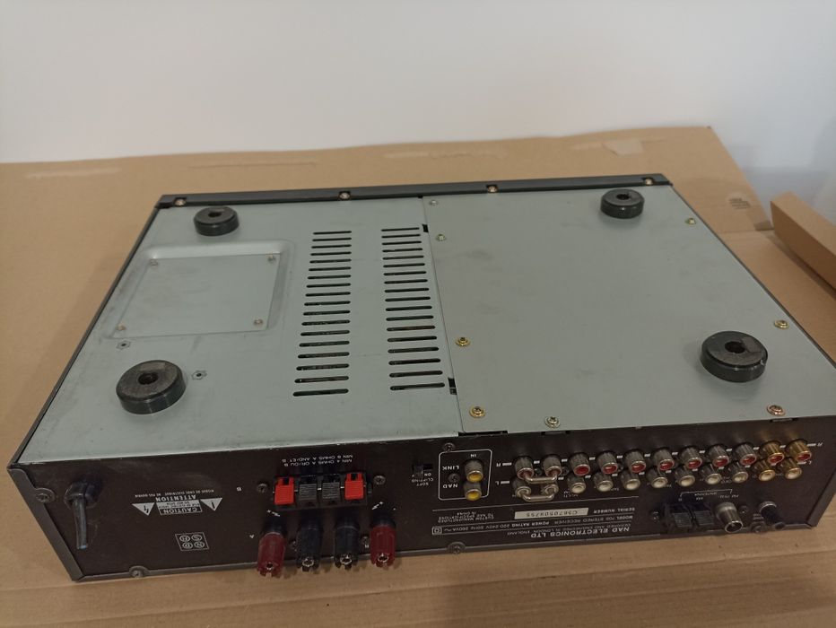 Amplituner NAD 705