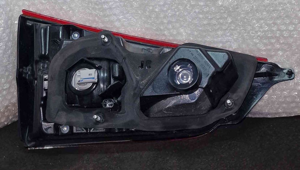 Farolim da Mala Direito NISSAN QASHQAI II (J11, J11_) ano 2014
