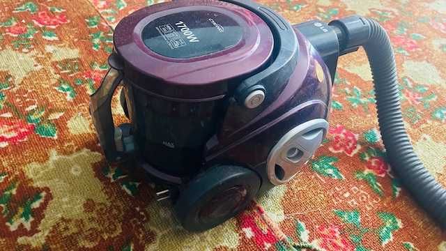 Продам пилосос LG. Тільки самовивіз!!!!