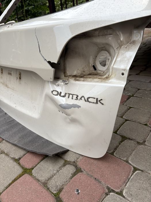 Кришка багажника Subaru Outback B15 Європа під відновлення