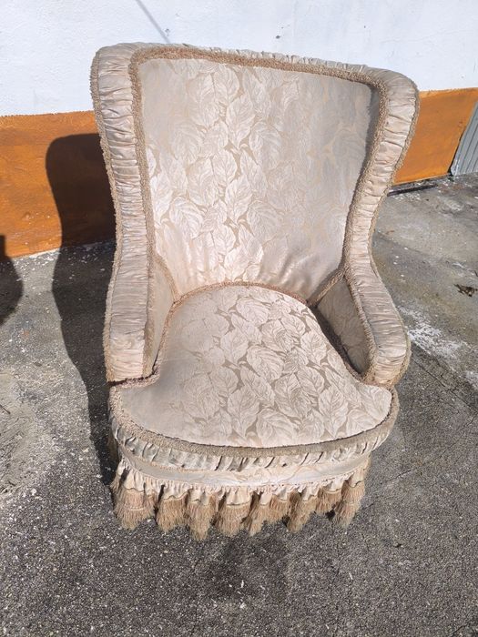 Vendo sofá individual senhorinha vitange bom estado