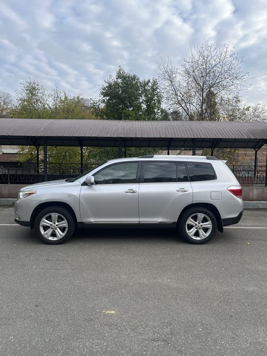 Продаю авто Highlander 2011 року