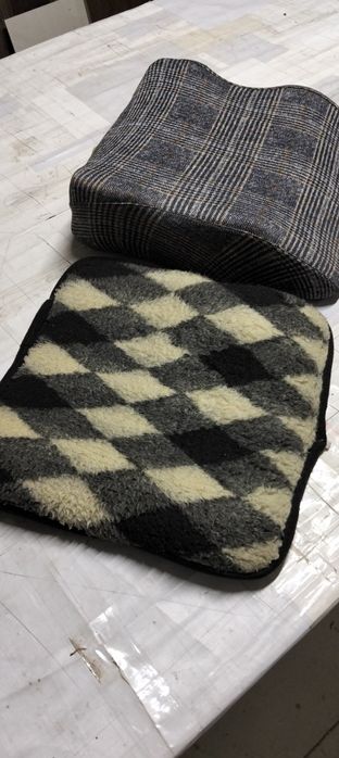 Дитячий бустер до авто