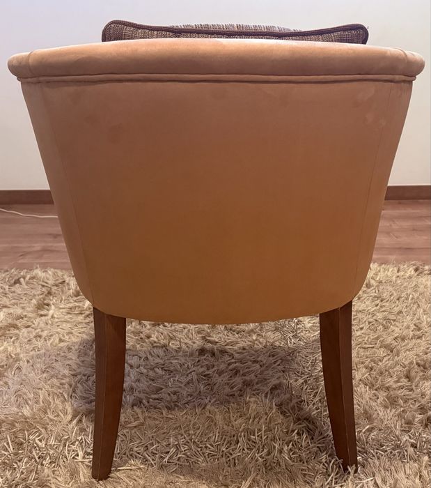 Cadeirao em tecido pele de Pessego